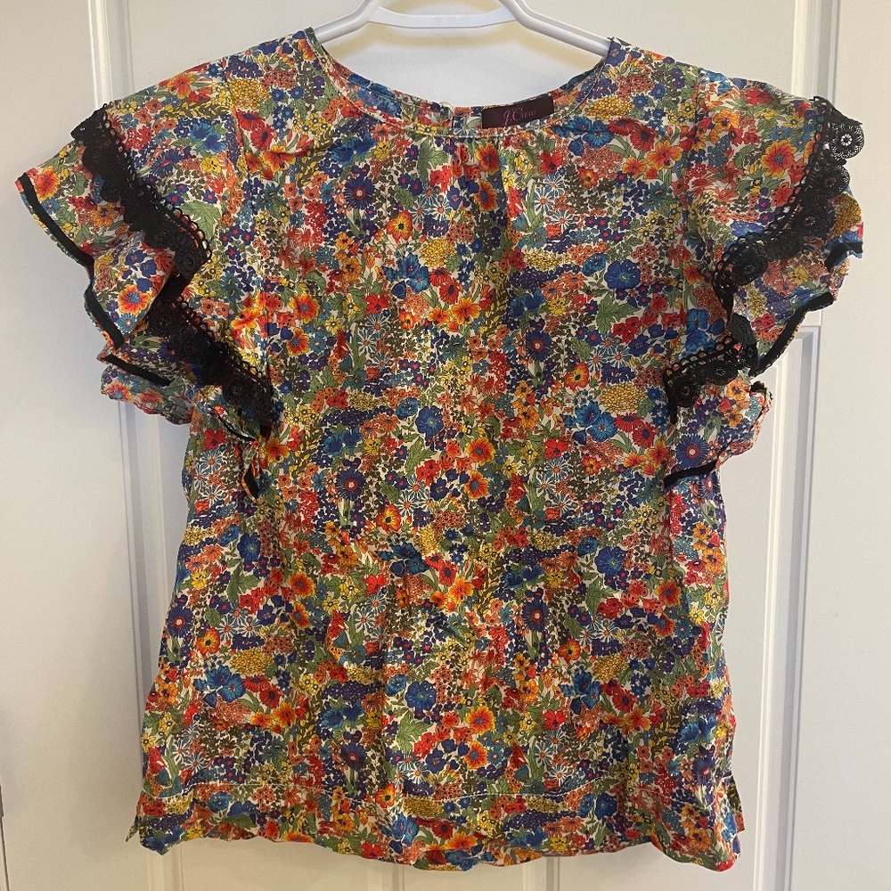 Floral ruffle sleeve top